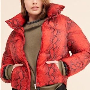Apparis nwt snake print puffer